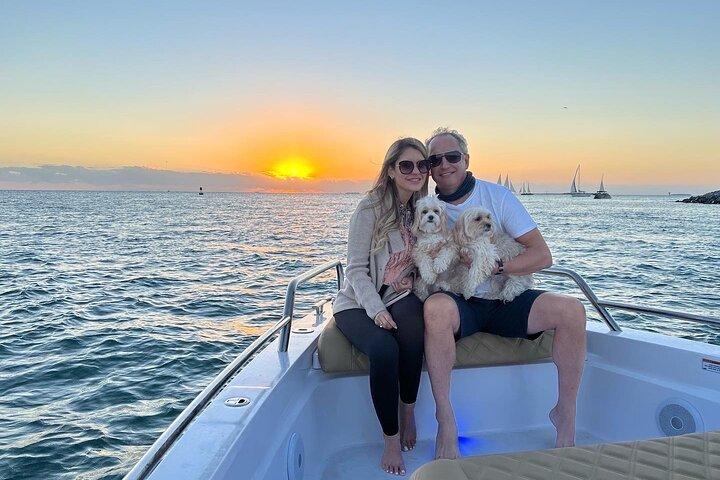 38' Private Luxury Sunset Charter w. Musique et boissons, jusqu'à 13 ppl