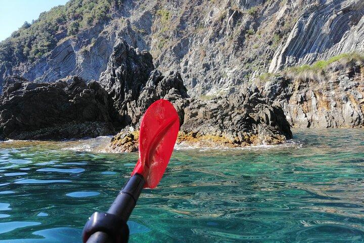 Passeio de caiaque de Monterosso a Vernazza