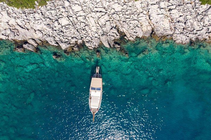アンタルヤ発：ケコバ島、ミラ、デムレへのプライベートツアー