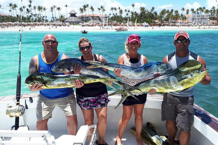 FISHING PRO CHARTERS - Bådudflugt - Divina