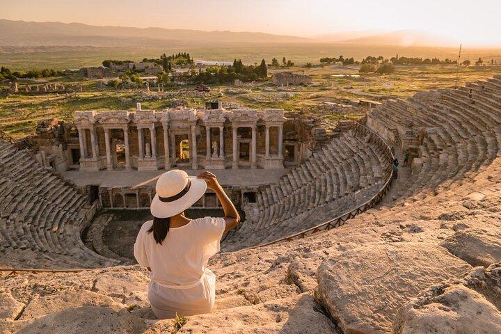 Excursion d'une journée à Pamukkale au départ d'Antalya avec déjeuner