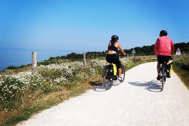 Visite guidée en vélo électrique de Normandie à Omaha Beach / visite privée