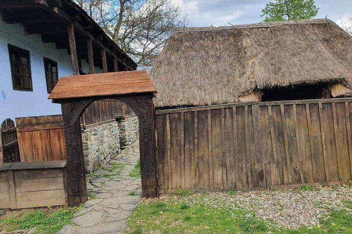 Privat rundtur: Draculas grav, Village Museum & Ceaușescu Mainson
