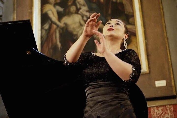 Pizzadiner en Italiaans opera Arias-concert in Florence