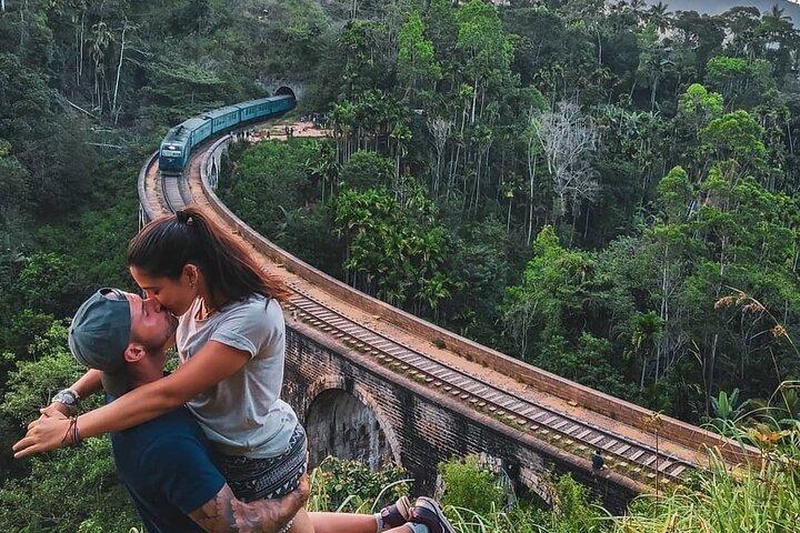 Privat Ravana Falls og Nine Arches Bridge Ella Tour fra Galle