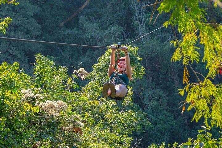 プエルトバジャルタからのATV-Zip Line Comboアドベンチャーツアー