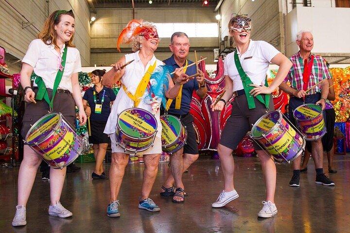 バックステージでのカーニバル プラス ダンスと楽器のワークショップ: プライベート グループ パッケージ