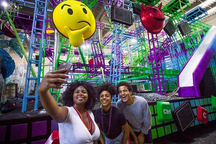 Private Carnaval Experience with Pickup: Carnival backstage, Drink, Samba & more
