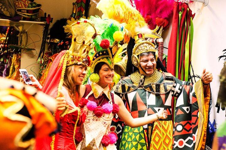 Experiência privada de carnaval com coleta: bastidores de carnaval, bebida, samba e muito mais