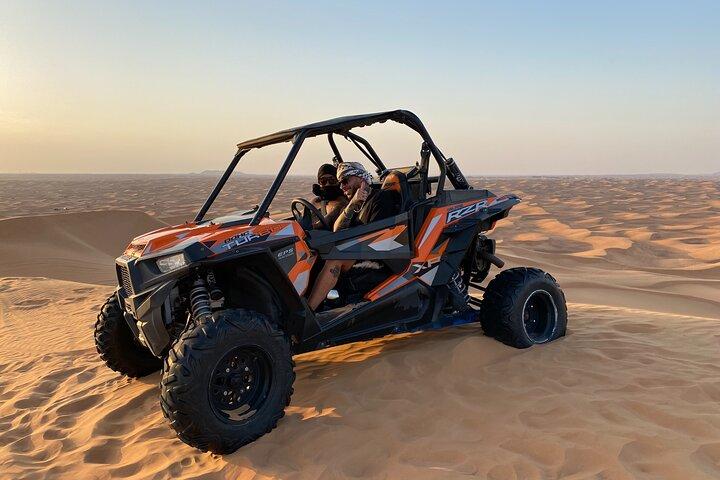 Avond woestijnsafari met Dune Buggy Ride & BBQ diner – gedeelde auto