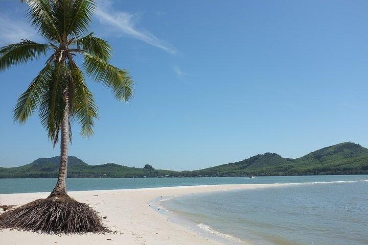 KRABI: unisciti al tour Hong Islands Snorkeling in barca a lunga percorrenza con pranzo