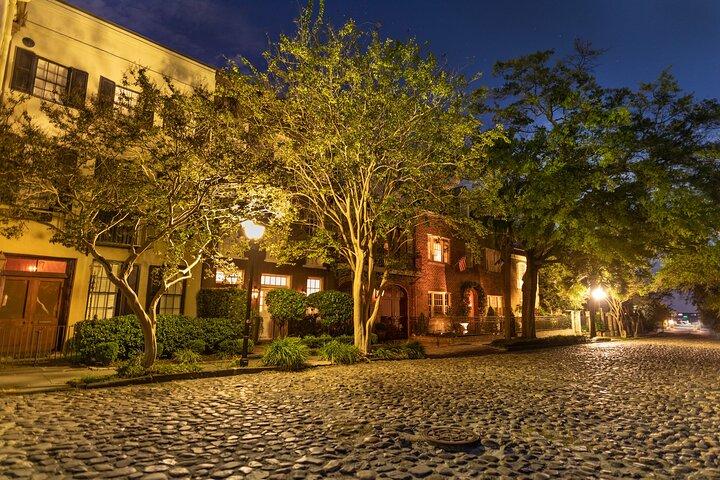 Recorrido compartido por Bay Street Bastards Pub Crawl en Charleston