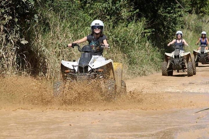 ネグリルからのプライベートグレートリバーラフティングとATVツアー