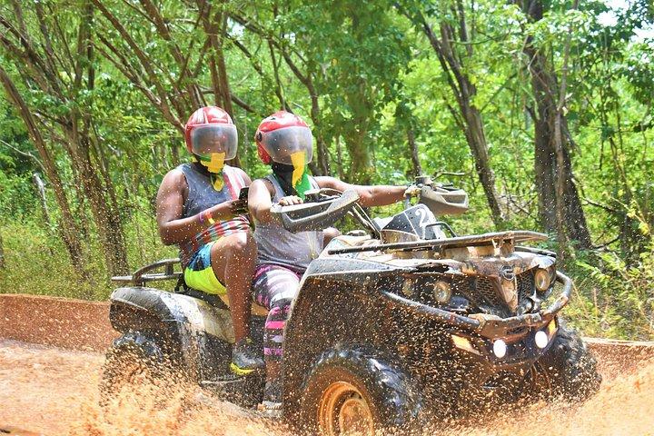 ネグリルからのプライベートグレートリバーラフティングとATVツアー