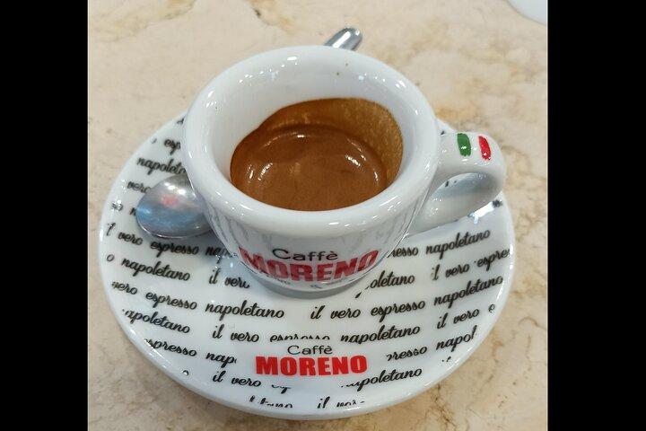 NAPLES: Goûtez au Real Napoli: Street Food Tour + Verre de vin local