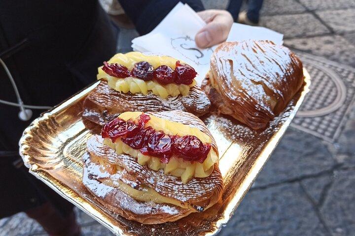 NAPLES: Goûtez au Real Napoli: Street Food Tour + Verre de vin local