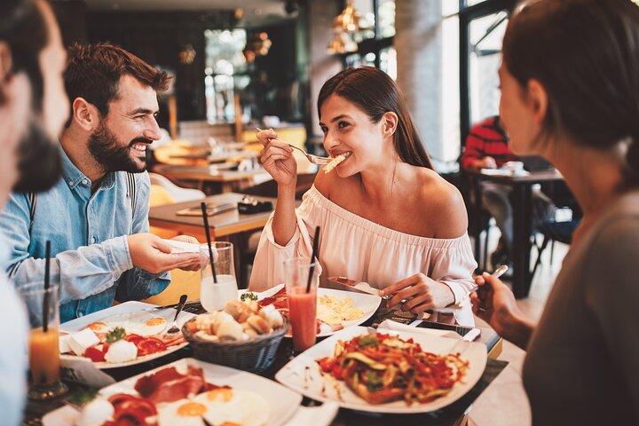 Exclusive Party Tour with Drinks in New York City