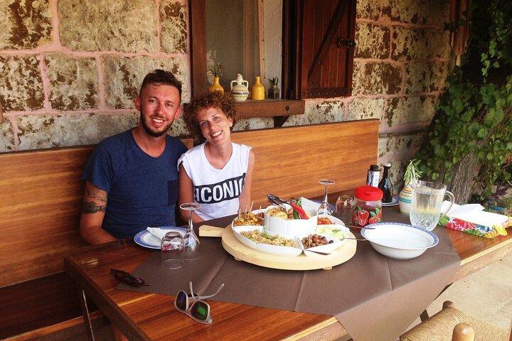 Experiencia y degustación de almazara de aceite de oliva en Salento con guía