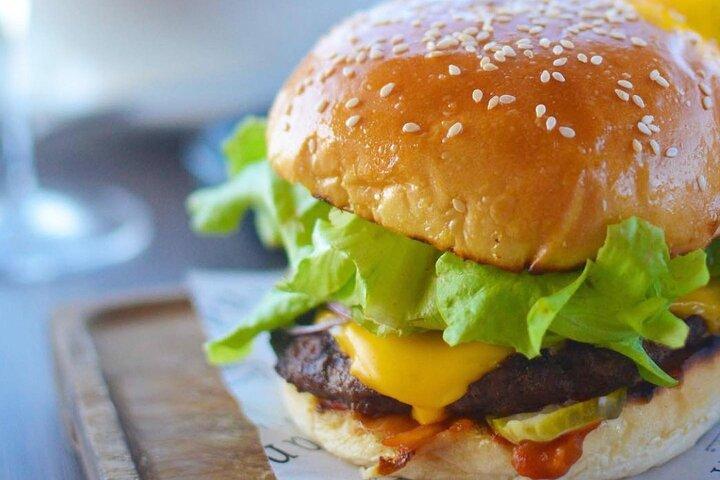 パースから出発してスワン・バレーの最高の食べ物とワインを楽しむ日帰りツアー