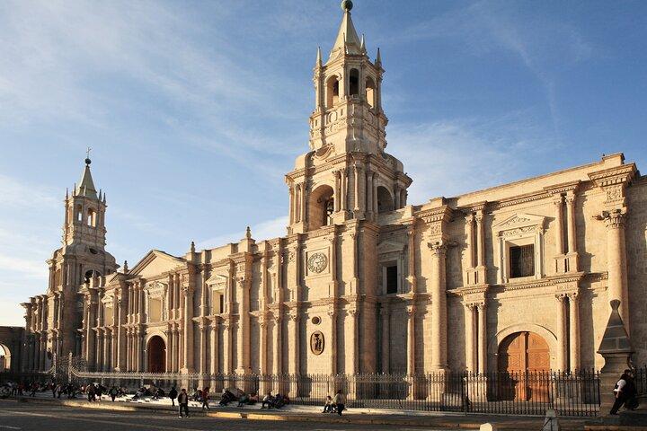 Arequipa Private City Tour and San Camilo Traditional Market