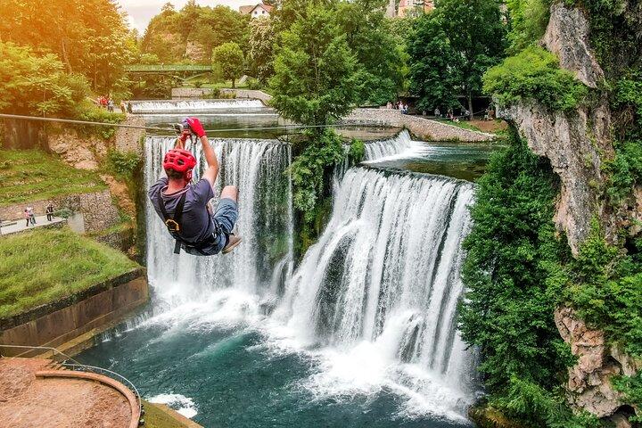 Da Sarajevo: Tour di Travnik, Jajce, laghi di Pliva e mulini ad acqua