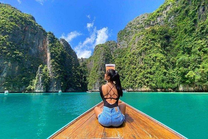 Excursion d'une demi-journée autour des îles Phi Phi en bateau privé à longue queue depuis Phi Phi