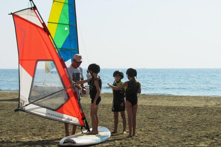 Windsurfing lektion på Cypern