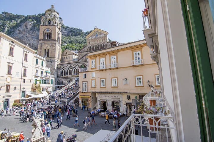 Private car and driver to POMPEII and AMALFI from Naples