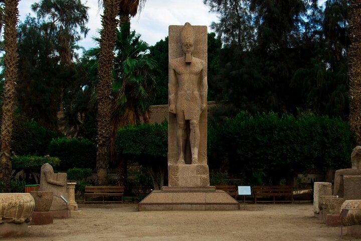 Sakkara-Pyramide und Memphis City Private Tour