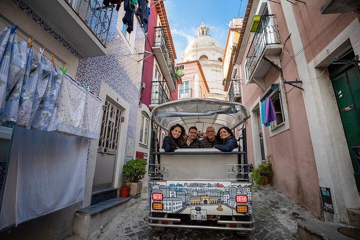 Visite privée d'une demi-journée en Eco Tuk Tuk à Lisbonne