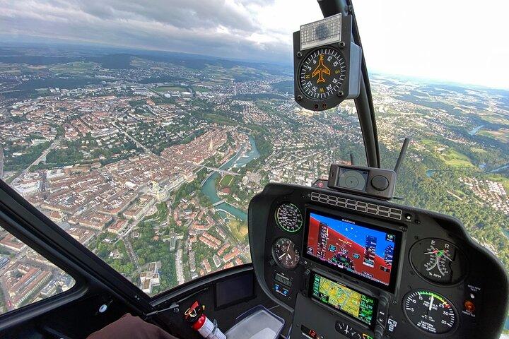 Helikopter-Rundflug über die Schweizer Hauptstadt - der ideale Flug, um Bern zu sehen