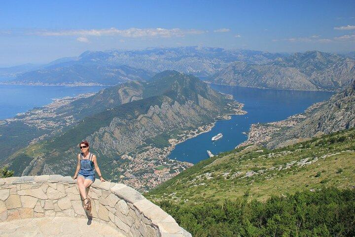 Bellezza selvaggia della Grotta Lipa tra Budva e Cetinje