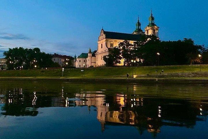 Krakow: One Hour Evening or Night Boat Trip