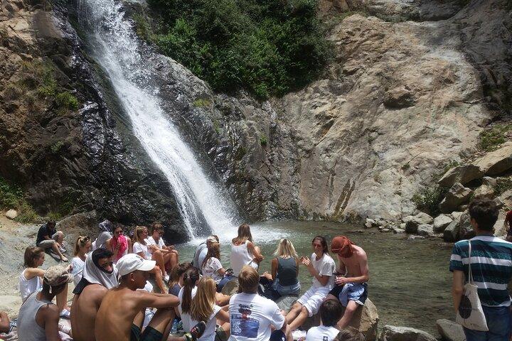 マラケシュからのプライベートオウリカ渓谷とアトラス山脈日帰り旅行