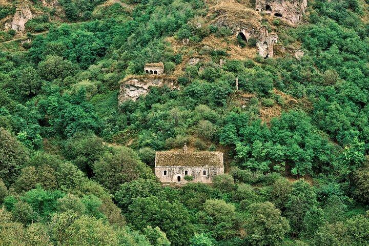 Grupptur: Hin Areni Winery, Tatev (wayback på Ropeway), Khndzoresk Caves