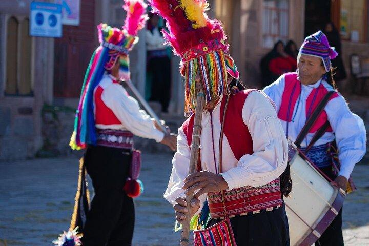 Tour a Uros, Amantani, Taquile e Sillustani (2D1N)