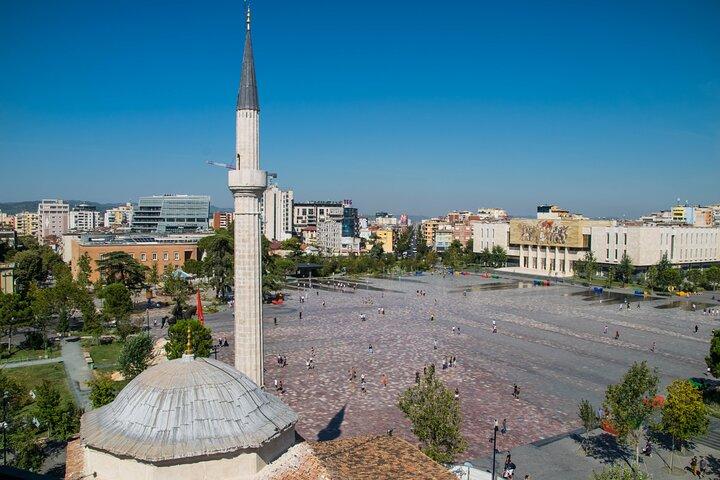 Kommunisthistorie Tour Tirana & Street Food