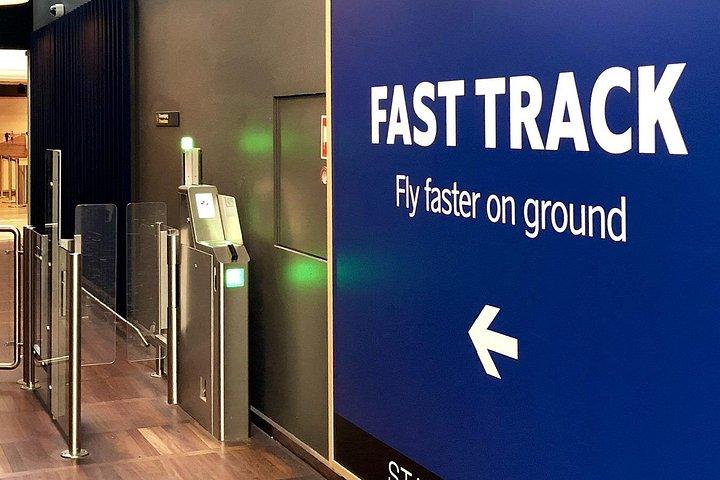 Fast Track bei der Ankunft am Flughafen St. Lucia und Hin- und Rücktransfer