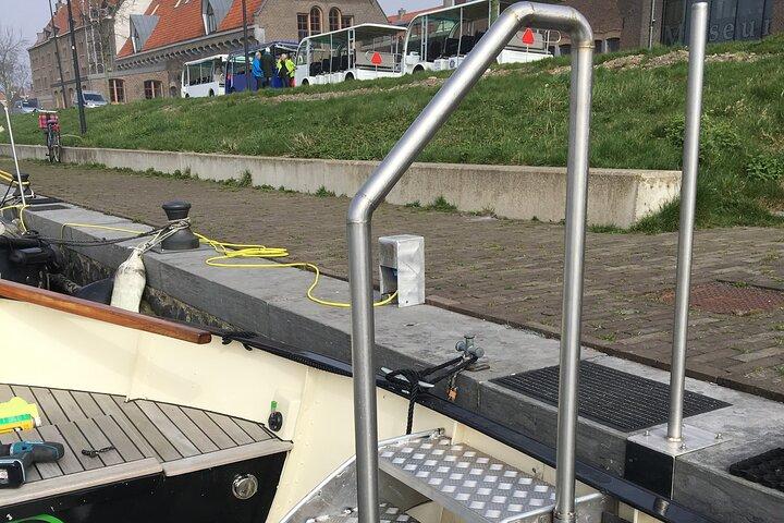 Andata e ritorno, visita il porto dei Paesi Bassi con una barca elettrica a Hoorn