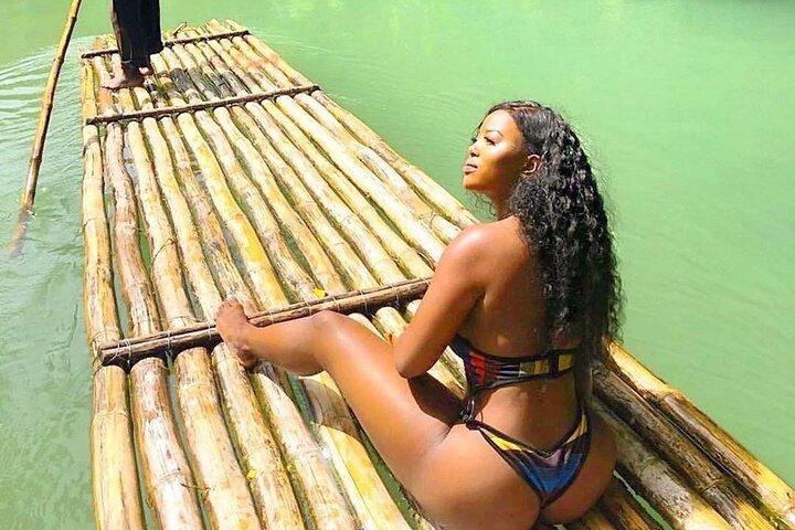 Great River Bamboo Rafting og Limestone Full Body Massage Tour fra Montego Bay