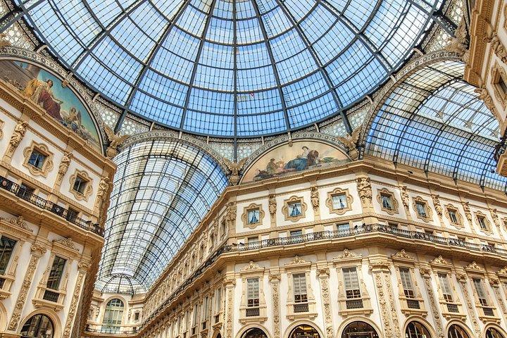 友達のグループ、チームビルディング、会社のインセンティブのためのミラノの宝探し