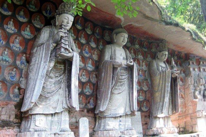 中国、重慶での大足岩石彫刻 1 日ツアー