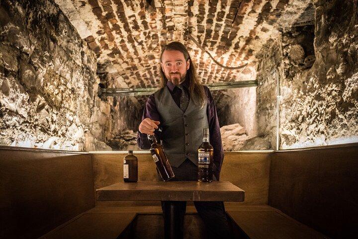 90min Degustazione di whisky sotterraneo nel centro storico di Edimburgo