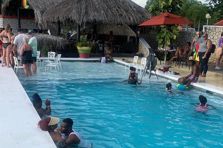 Rick's Café と Seven Mile Beach Negril のプライベート ガイド付きツアー