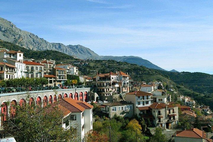 Delphi Meteora and Thermopylae 2-Day Private Tour