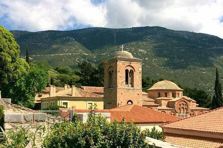 Delphi Meteora and Thermopylae 2-Day Private Tour