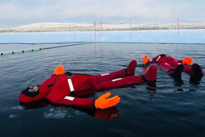 Arctic Day mit Eisfischen und Schwimmen