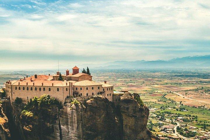 Delphi Meteora and Thermopylae 2-Day Private Tour