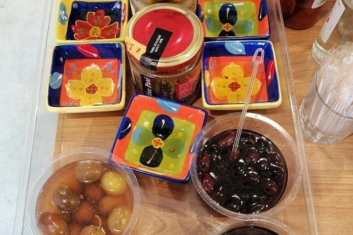 プライベート ツアー : 素晴らしいパレオカストリッツア + ローカル テイスティング