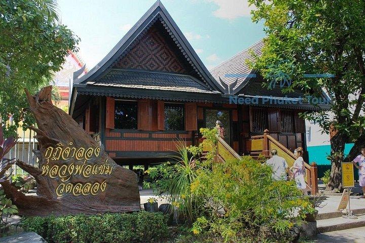Phuket Private Local Guide Customized Sightseeing Tour (8 hrs)